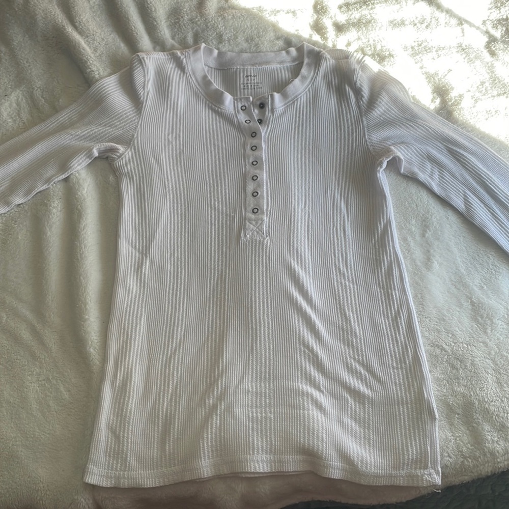 American Eagle long sleeve white ripped shirt. Size small.